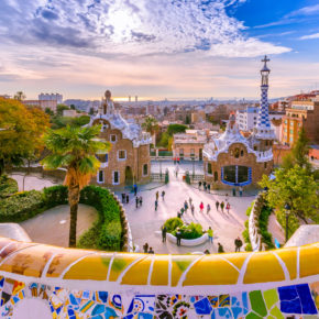 Barcelona: 3 Tage Städtetrip im zentralen 3* Hotel inkl. Frühstück & Flug nur 76€