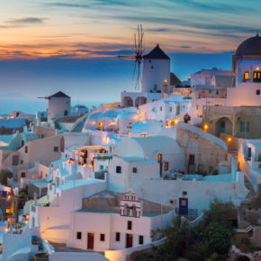 Luxusurlaub auf Santorini: 8 Tage im TOP 5* Hotel mit Frühstück, Flug & Transfer für 1760€