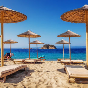 Inselurlaub auf Skiathos: 8 Tage im guten Apartment inklusive Frühstück & Flug nur 256€