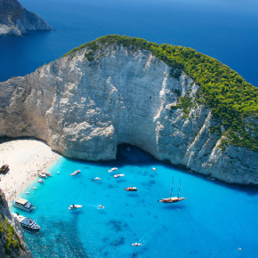 Zakynthos Navagio Beach mit Booten