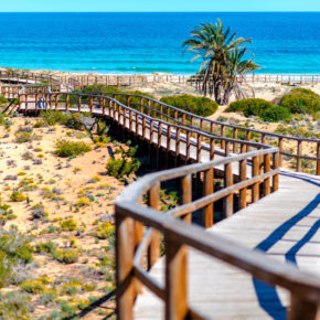 Strandurlaub in Spanien: 4 Tage Alicante im guten ibis Hotel inkl. Flug ab nur 187€