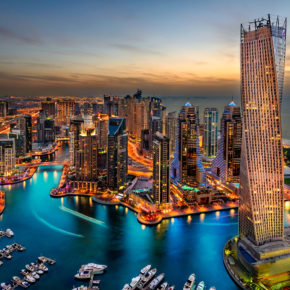 Last Minute Dubai: 8 Tage Luxus im TOP 4* Hotel mit Frühstück, Flug & Transfer nur 745€