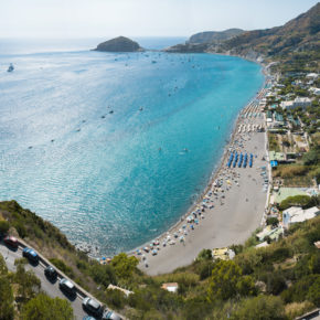 Ab nach Süditalien: 4 Tage übers Wochenende auf der Vulkaninsel Ischia im TOP 5* Hotel mit Halbpension, Transfer & Wellness nur 133€