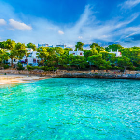 Mallorca-Kracher: 8 Tage Cala d’Or im 3* Hotel mit Frühstück & Flug nur 278€