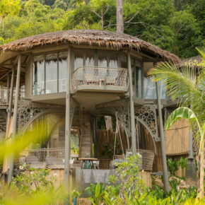 Tree House Villa Baeume