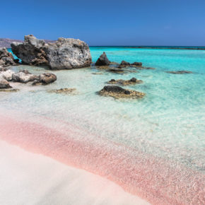 Einmal zum pinken Strand nach Kreta: 8 Tage auf der griechischen Trauminsel mit TOP Unterkunft & Flug nur 216€