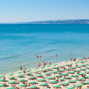 Bulgarien Sonnenstrand Schirme Panorama