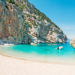 Karibik des Mittelmeeres: 8 Tage Sardinien im 4* Hotel mit Apartment ab NUR 129€