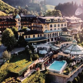 Wochenende in der Steiermark: 3 Tage im TOP 4* Hotel mit Halbpension, Wellness & Extras um 229€