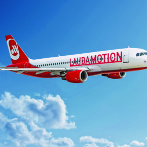 Laudamotion Flugzeug redaktionell