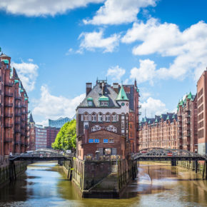 Hamburg Städtereise: 3 Tage übers Wochenende im guten 3* Premier Inn Hotel ab 95€