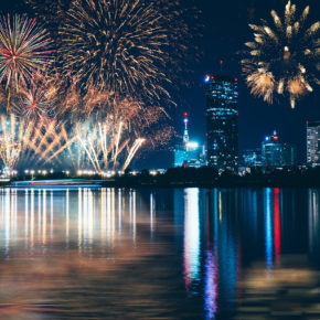 Österreich Wien Feuerwerk Donau