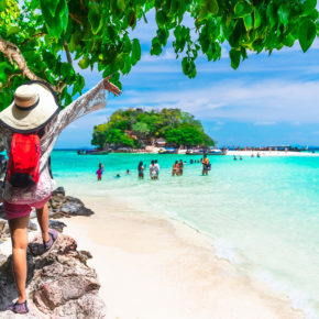 Traumurlaub in Thailand: 10 Tage Phuket im TOP 4* Hotel am Strand mit Frühstück, Flug & Transfer um 1045€