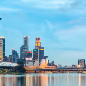 Singapur Skyline Riesenrad Panorama skaliert