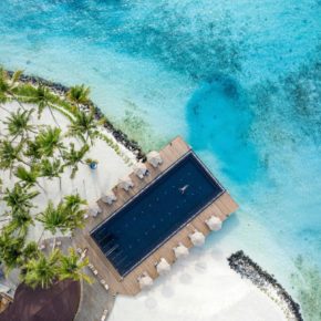 Malediven: 10 Tage im 5* TUI BLUE Olhuveli Romance mit Vollpension, Flug & Transfer für 2668€