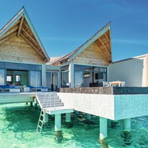 Overwater Villa mit Pool: 10 Tage Luxus auf den Malediven im TOP 5* Resort mit Frühstück, Flug & Transfer um 3628€