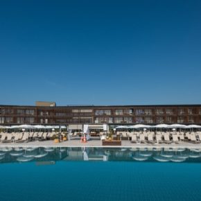 Urlaub an der italienischen Adria: 4 Tage Bibione im 4* Resort in Strandnähe mit Halbpension ab 325€