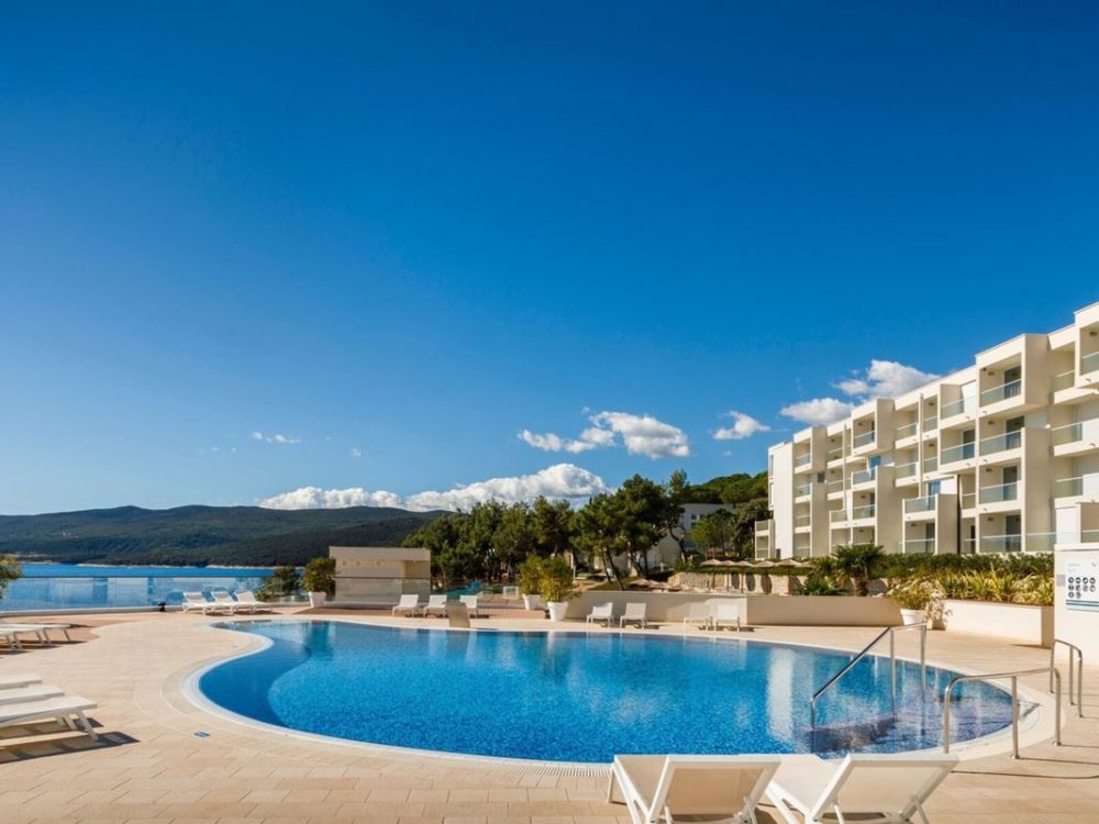 valamar-bellevue-resort-pool