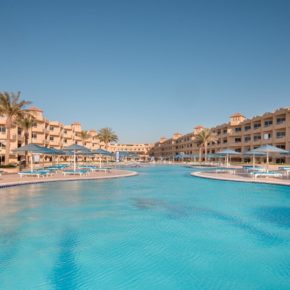 Strandurlaub in Ägypten: 8 Tage im TOP 4* Resort am Strand mit All Inclusive, Flug & Transfer ab 430€