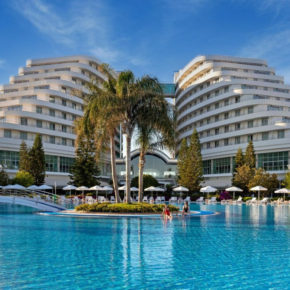 Türkei Luxus: 10 Tage im 5* Strandhotel mit All Inclusive, Flug & Transfer für 942€